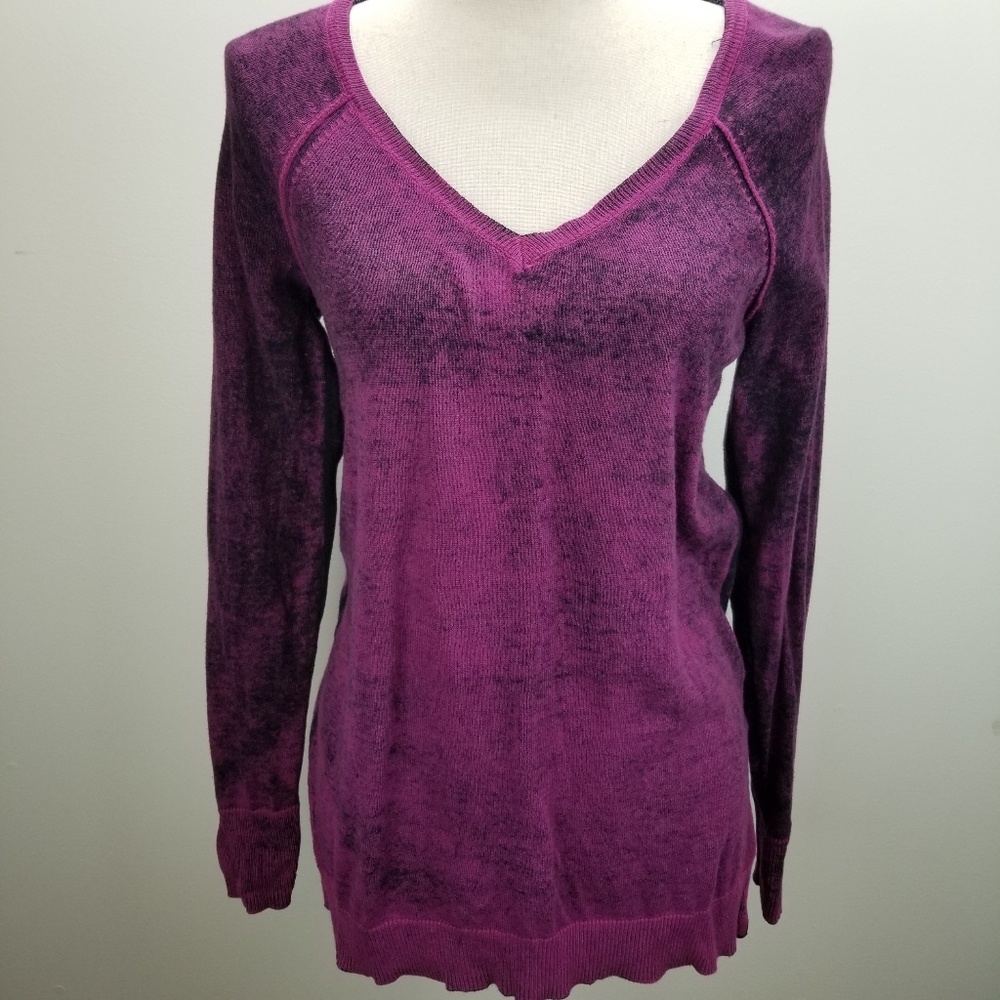 Rock & Republic Light Sweater.